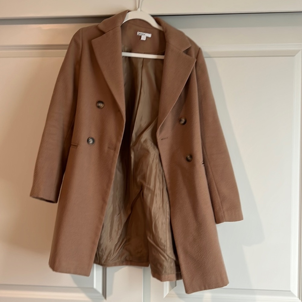 Subdued coat